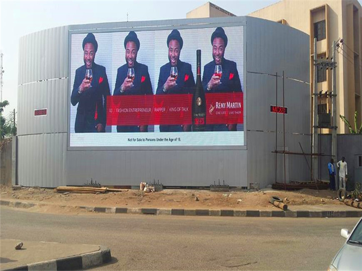 Venkovní pevná instalace LED billboard P16 instalovaný v Lagosu v Nigérii